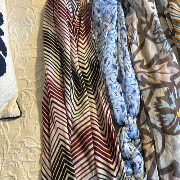 Scarfs! - Picture 2 of 3